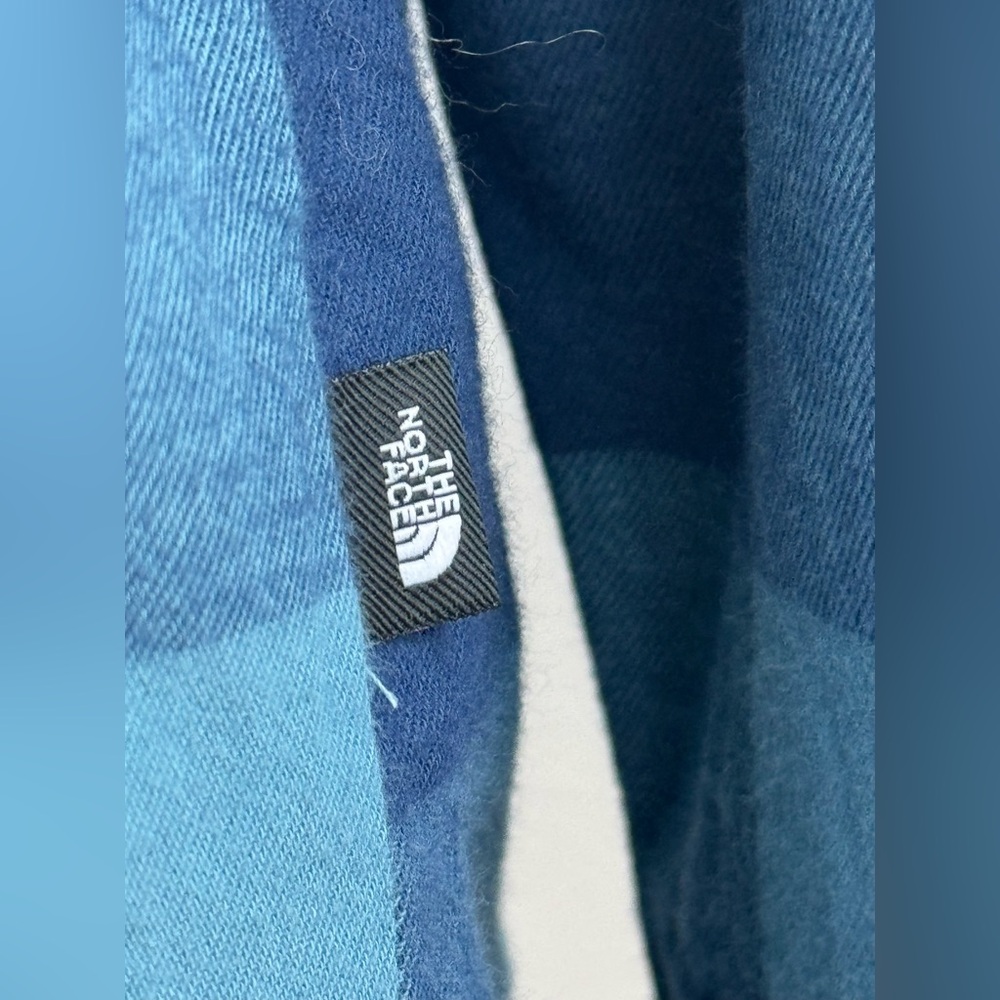 The North Face Women’s Teal and Navy Plaid Flannel Long Sleeve Shirt, Size Med - Picture 5 of 16